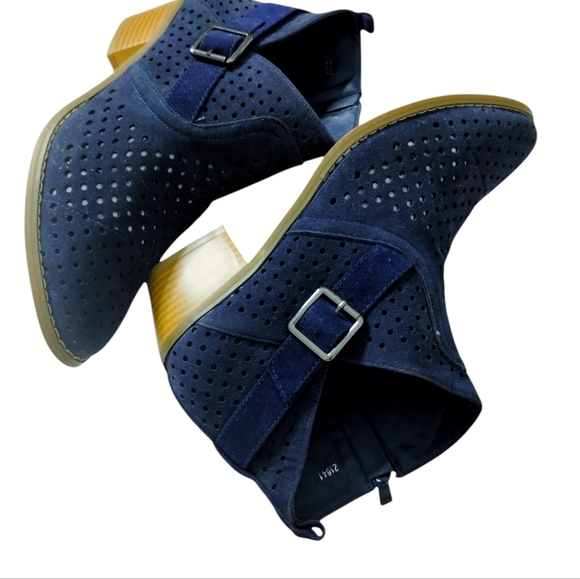 JC Womens Perforated Faux Suede Stacked Heel Asymmetrical Booties size 8½ Buckle - Picture 4 of 14